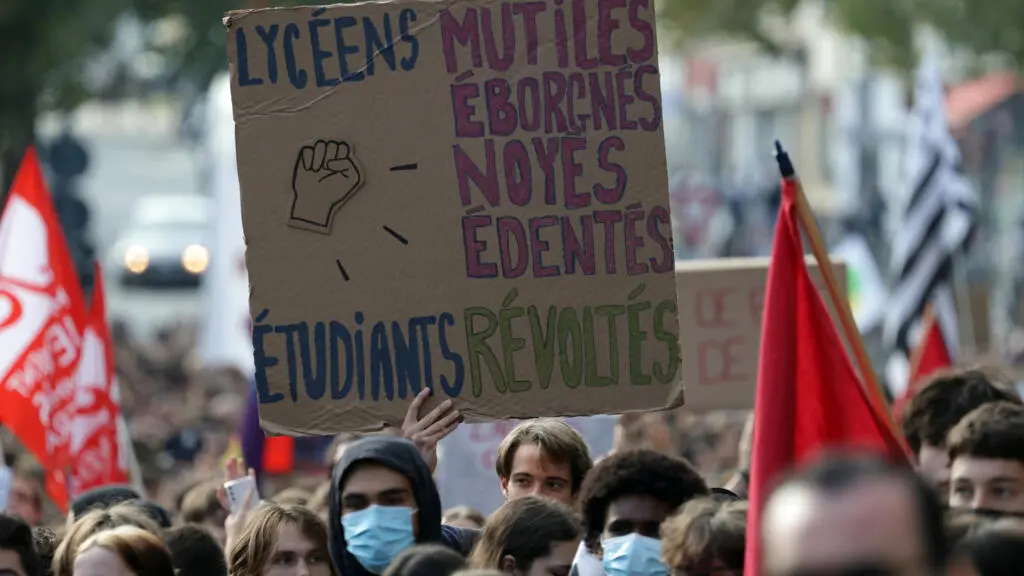 À la répression, on répond par la mobilisation.