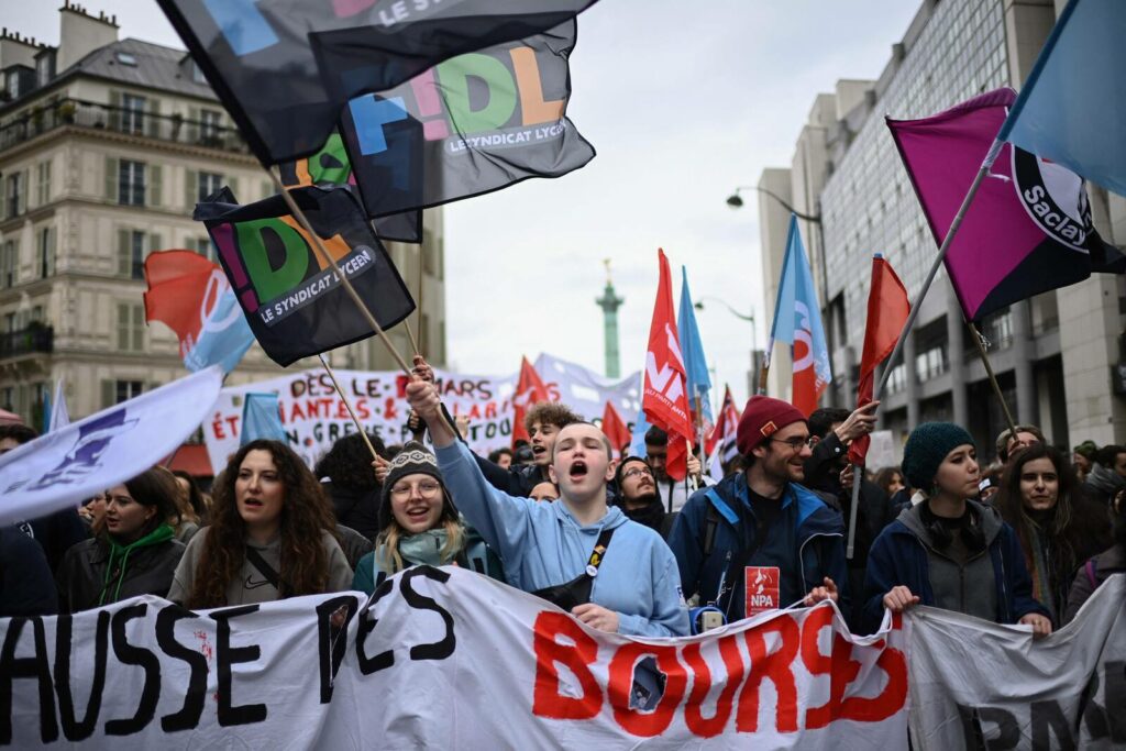 Lycéennes et lycéens de la FIDL en manifestation à Paris.